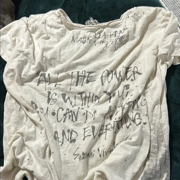 Magnolia Pearl T-shirt Lot (set of 3) - Picture 7 of 7